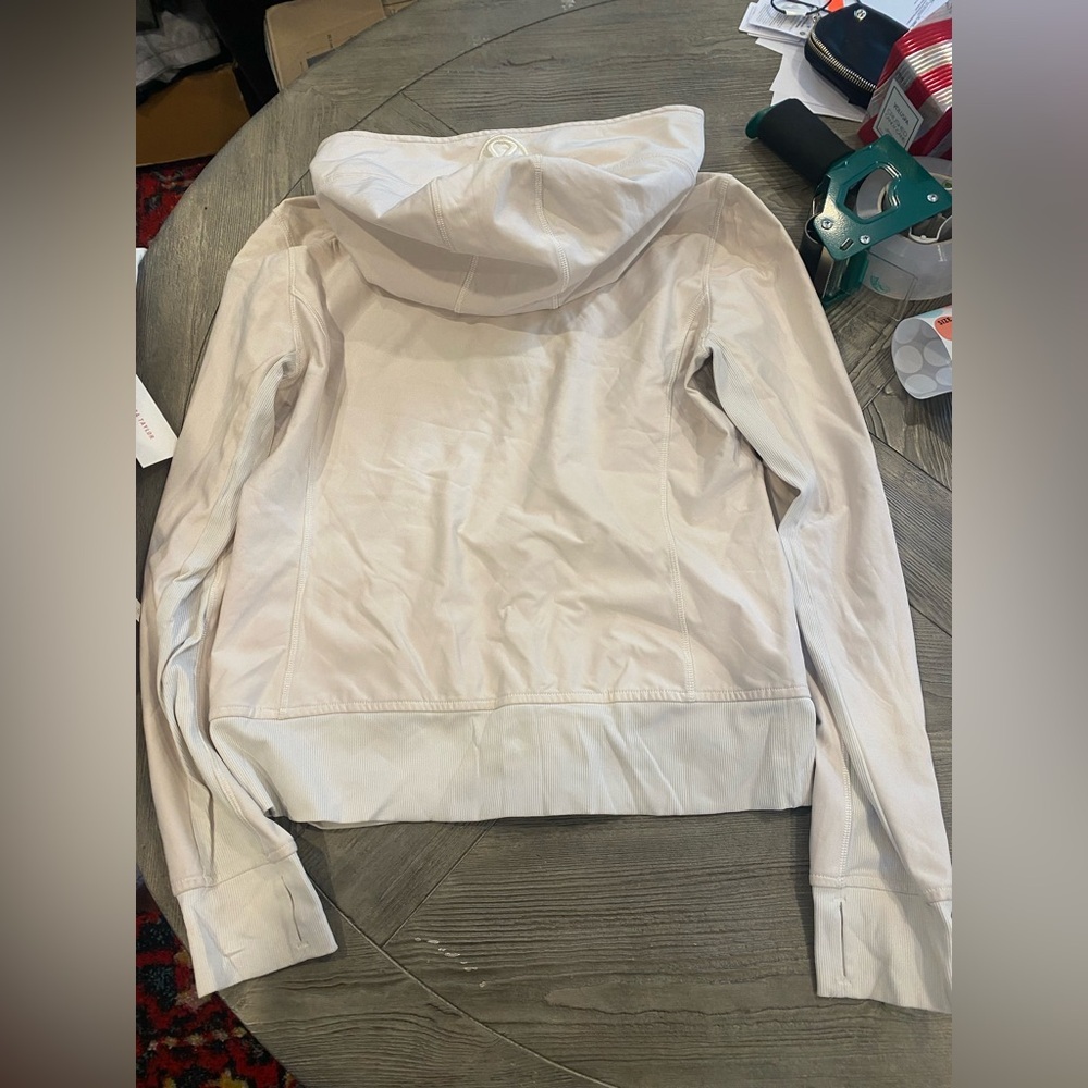 Lululemon rain on a train Jacket size 8 angel wing - Picture 6 of 6
